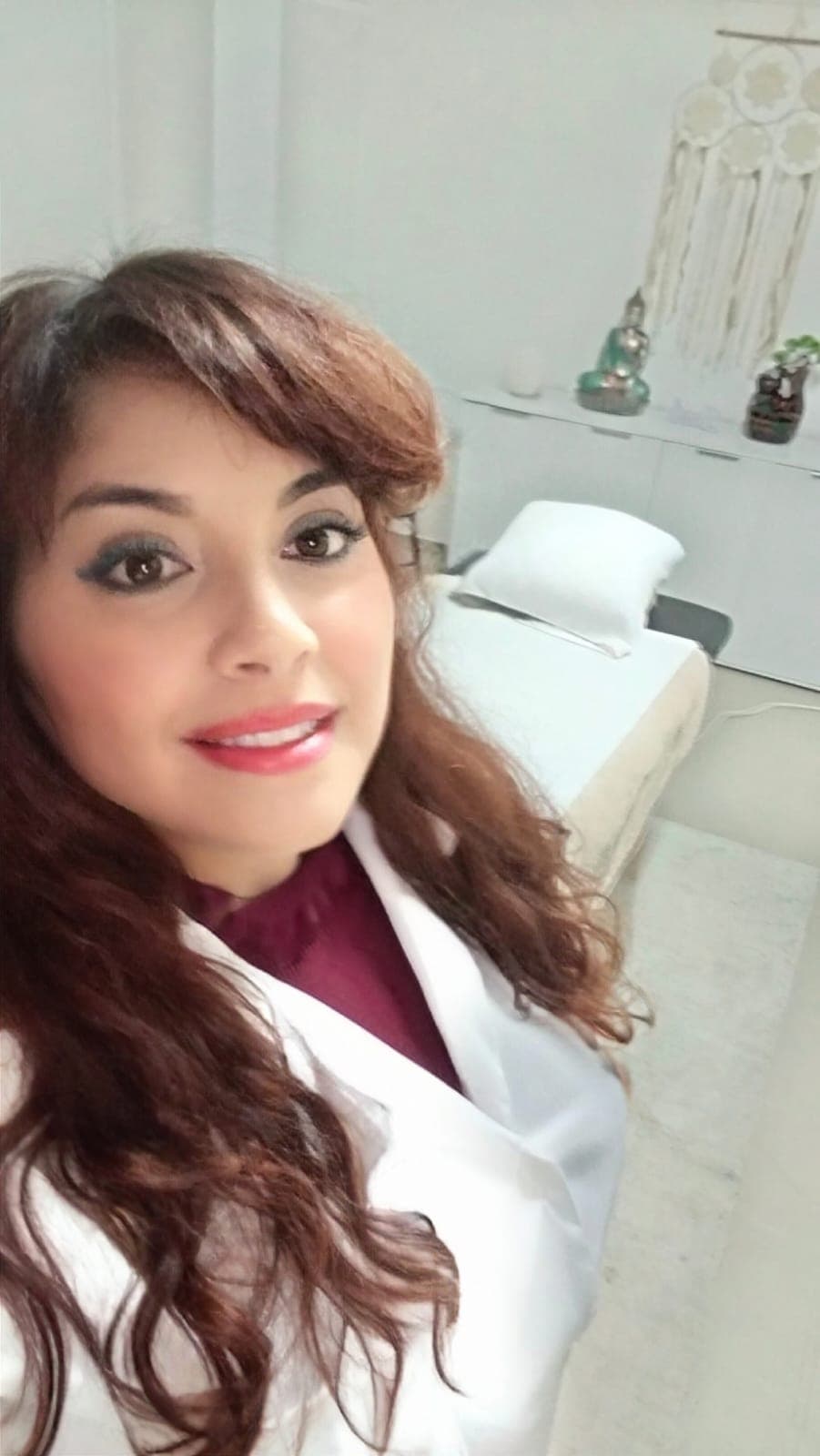 Lénia Oliveira no seu gabinete de atendimento