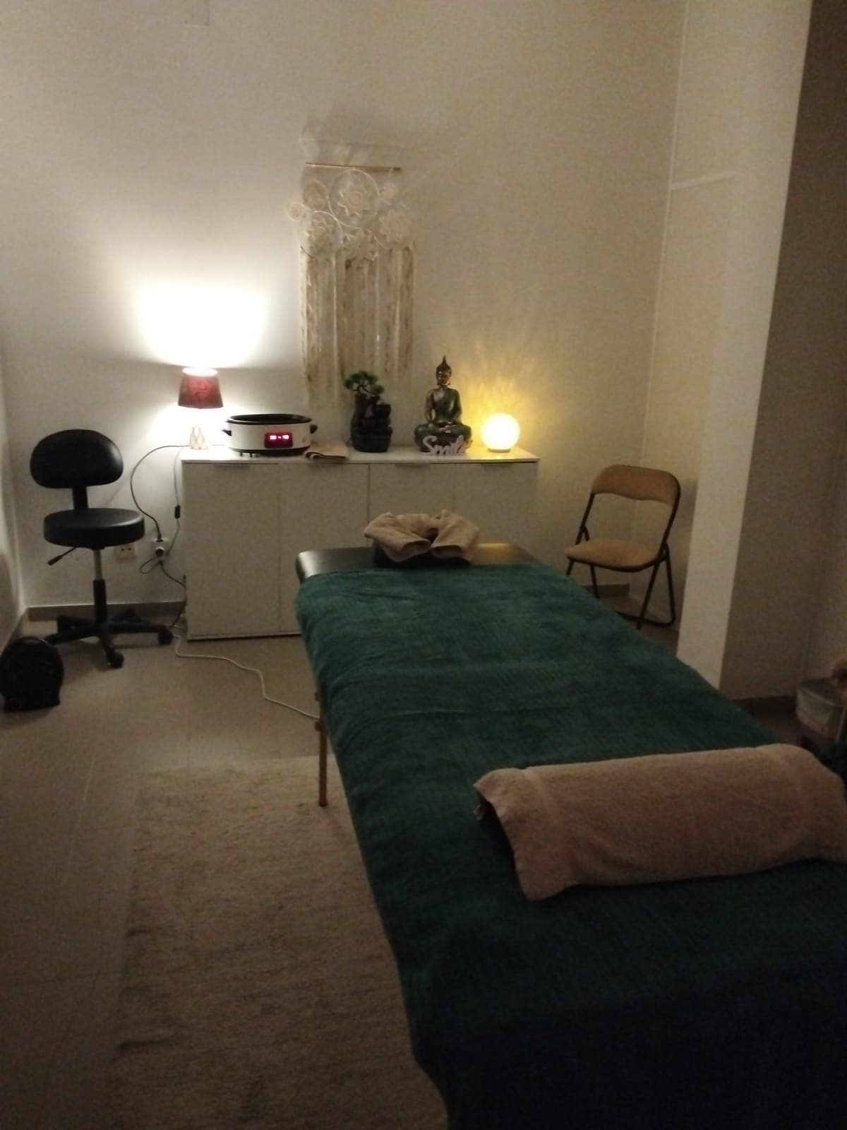 Outro ângulo real do gabinete de atendimento de Lénia Oliveira